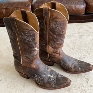 Cowboy boots, brown leather, size 9